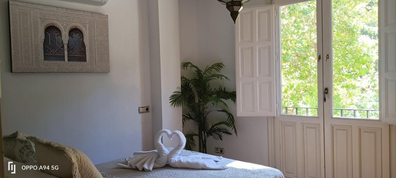 The Nasrid Palace From Your Bed ! 格拉纳达 外观 照片