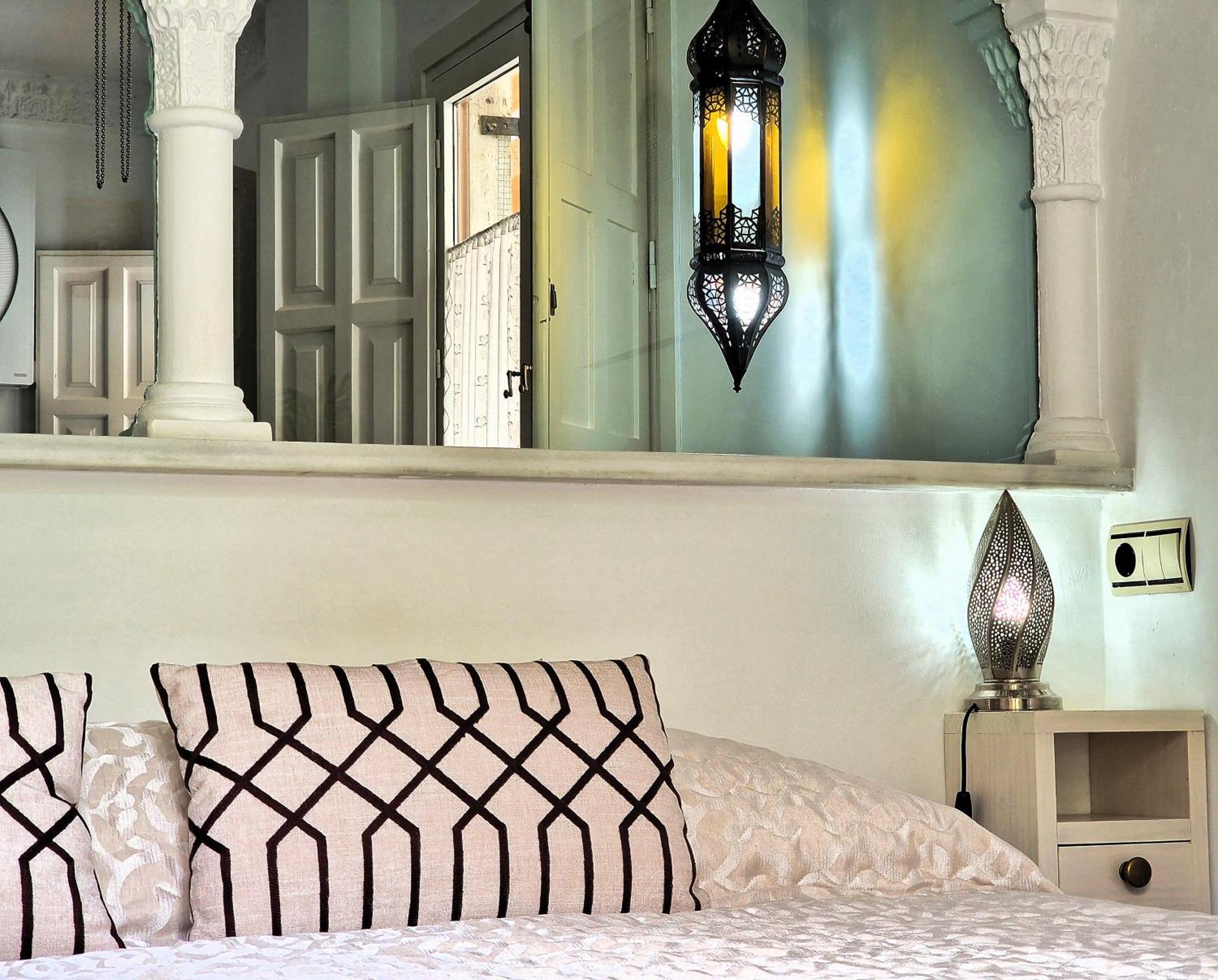 The Nasrid Palace From Your Bed ! 格拉纳达 外观 照片