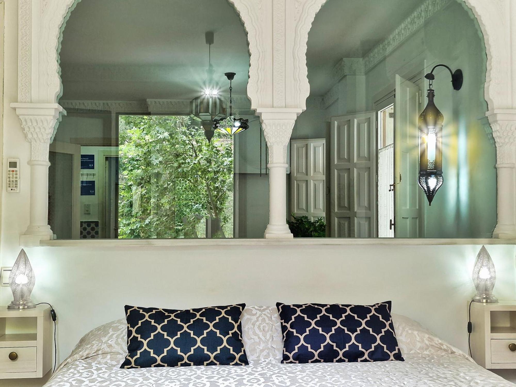 The Nasrid Palace From Your Bed ! 格拉纳达 外观 照片